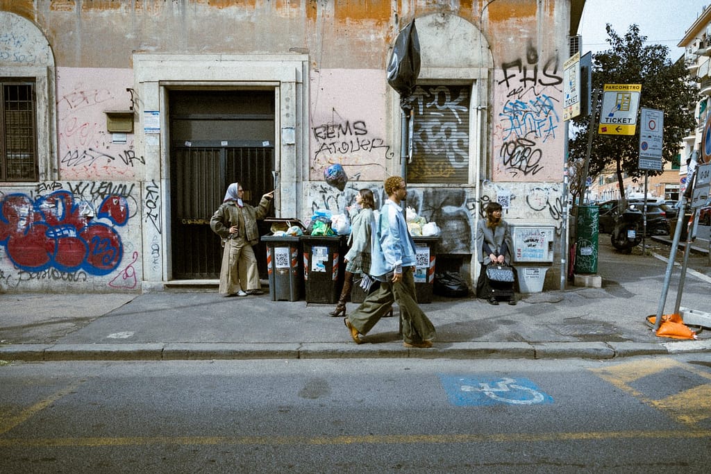 foto abbigliamento uomo donna genderless upcycling roma